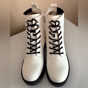 SUGAR & JADE WOMEN'S SIZE WHITE LACE UP ZIP COMBAT BOOTS NEW